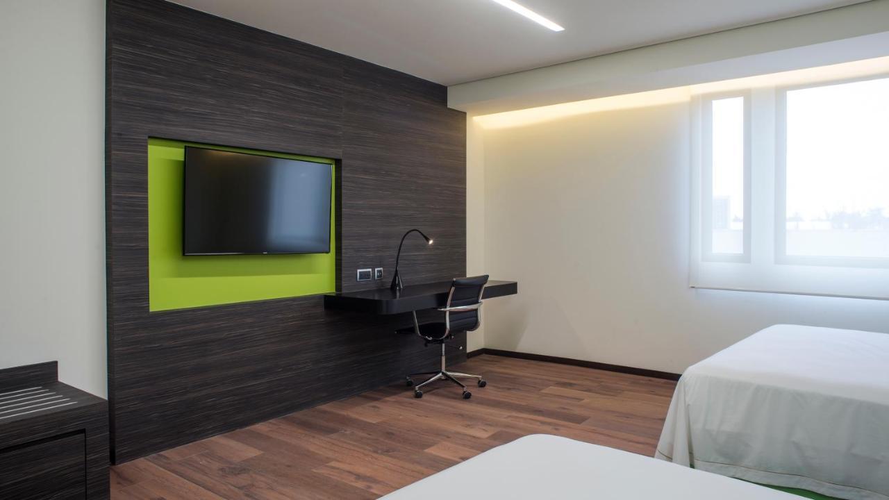 Holiday Inn Express Mexico Aeropuerto By Ihg Bagian luar foto